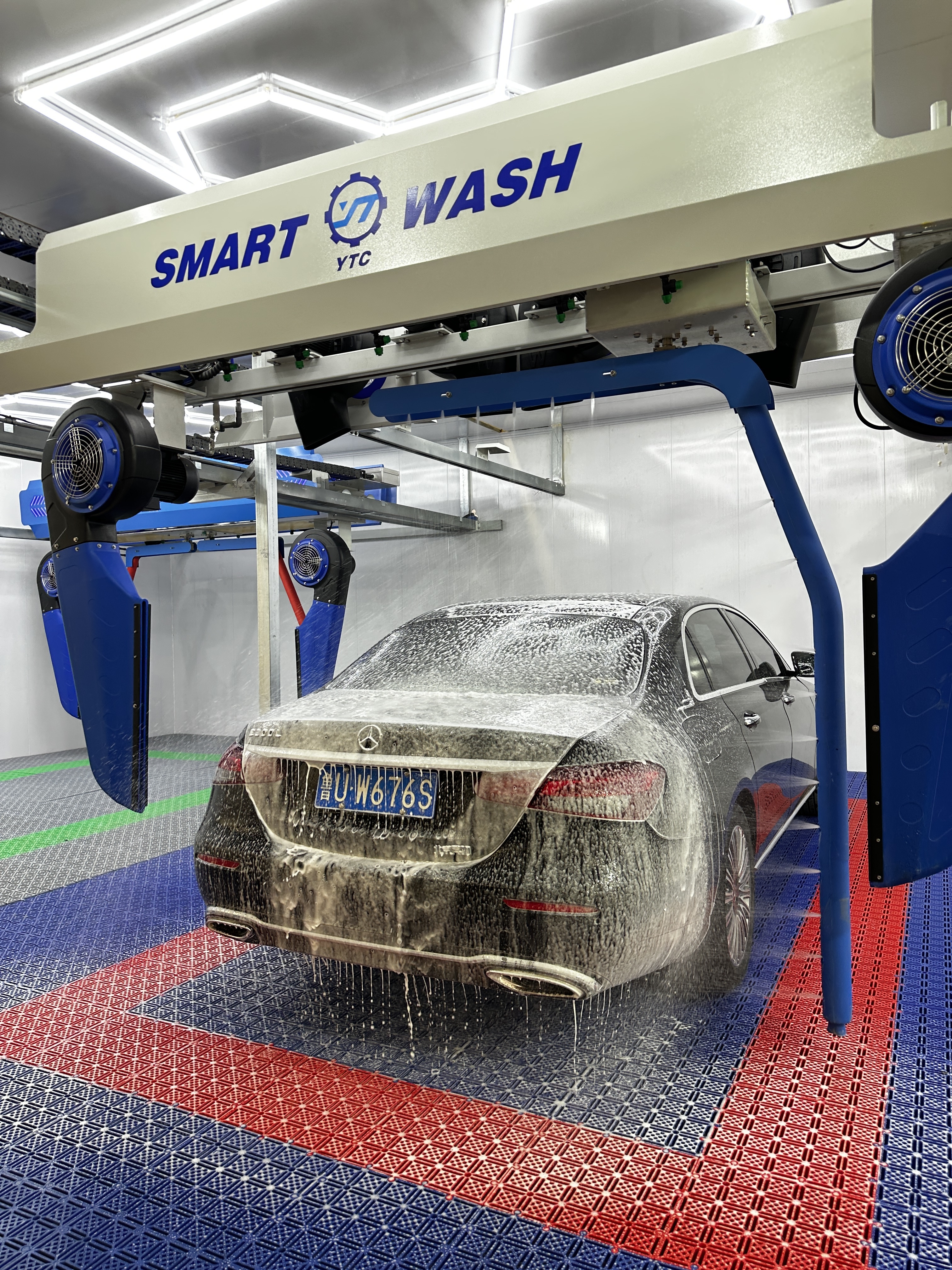 Wash Pressure 100Bar Touchless Car Wash Equipment Commercial 6-8 Minutes