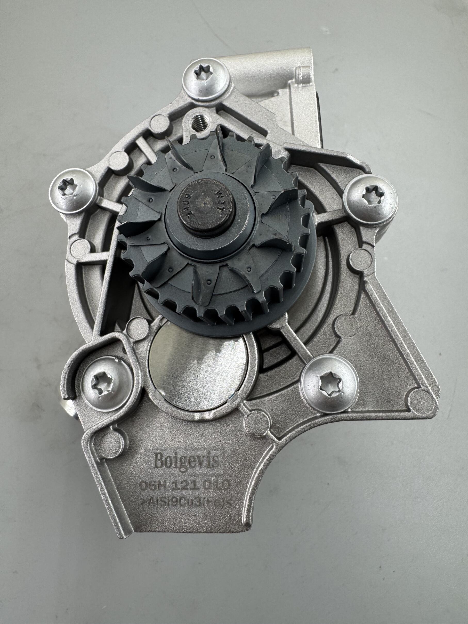 High quality Aluminum Mechanical Water Pump Assembly 06H121026CPL for CC