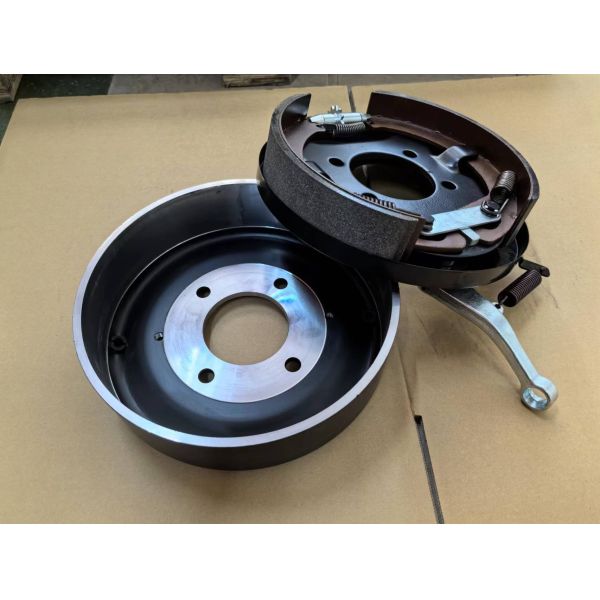 La asamblea durable de freno de mano de las piezas de ISUZU NPR tiene el tambor de acero y tambor del hierro con las zapatas y la placa