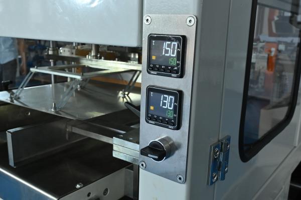 2 row 10 pieces Wet Wipes Bundling Machine 11kw Facial Tissue Machine