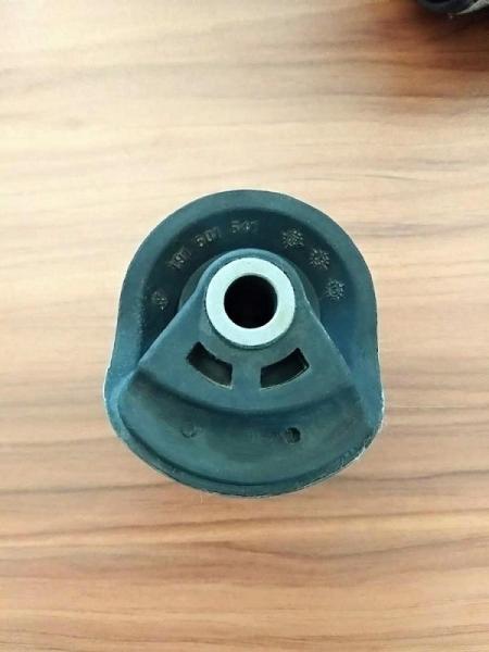 Rubber OD 44.5mm VW Engine Mounts VW Seat Lower Control Arm Bushing
