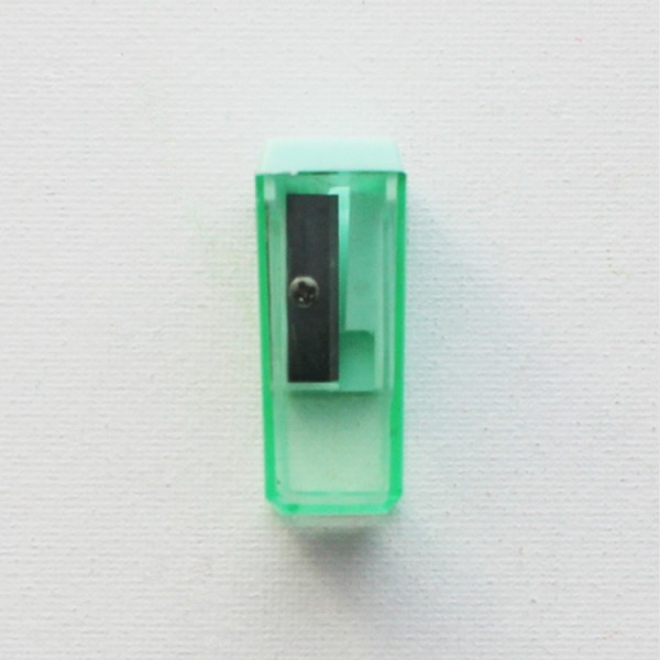 hot selling good quality candy color mini pencil sharpener for kids