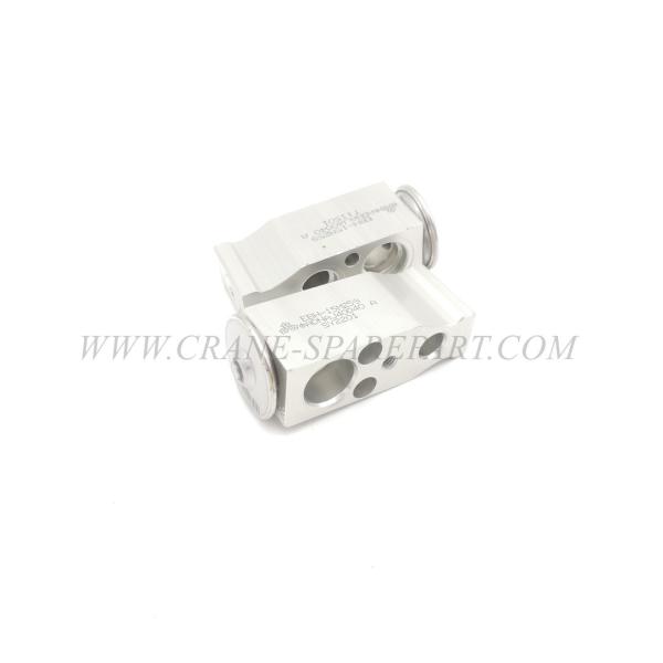 60348996 Crane Hydraulic Parts Expansion Crane Control Valve ADNAJ40040