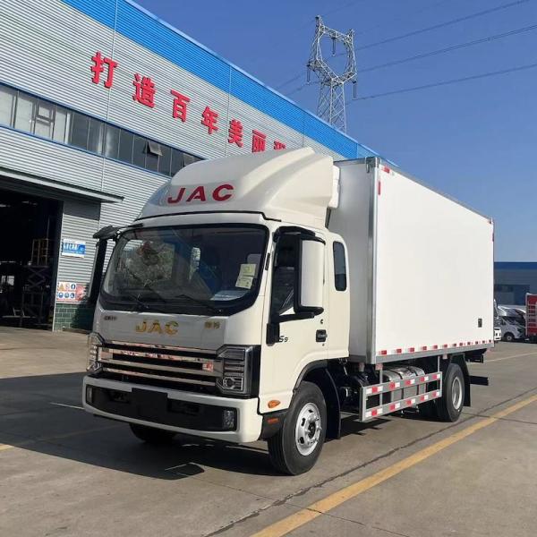 8-10 Ton Capacity JAC S9 Refrigerated Truck With 5.2m Refrigerated Box