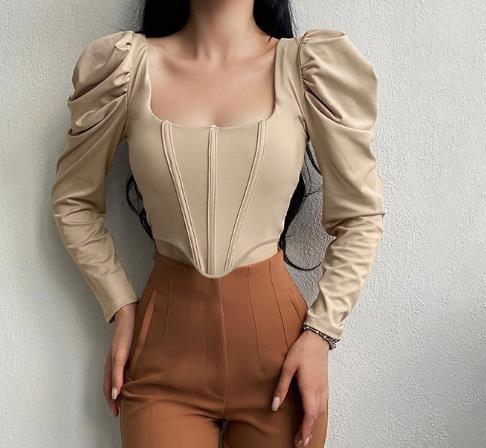 A luva de sopro longa do pescoço do quadrado do vintage dos fabricantes de roupa da ordem pequena que desossa a túnica colheu superior