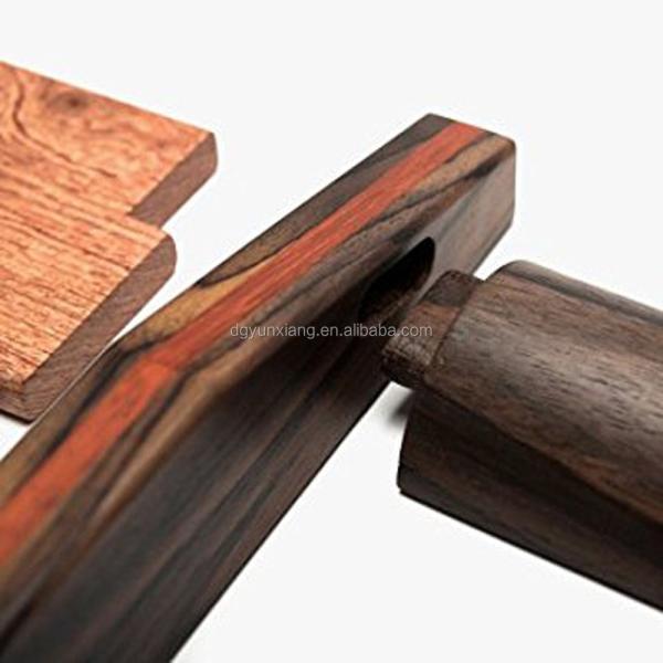 Porta teléfonos y relojes de madera de nuez negra