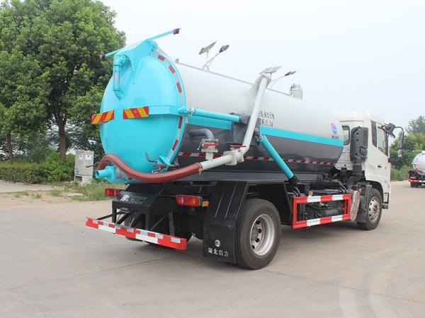 DFAC Dongfeng Vacuum Sewer Suction Truck EURO 5 Septic Waste Trucks 150 - 250hp
