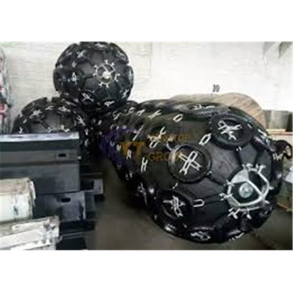 50KPa / 80Kpa ISO 17357 Marine Rubber Fender Yokohama Ship Buoy Fenders