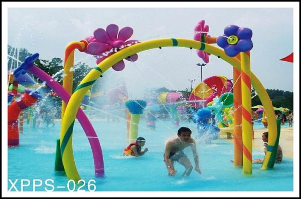 O pulverizador exterior do entretenimento da família arqueou a porta, equipamento do parque do Aqua para 5 - 10 pessoas