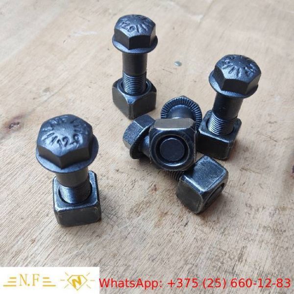 Sprocket Segment Bolts and Nuts 09203-21860 01803-01824 M18*60 for SD13 Sm27095 Excavator D355 D375