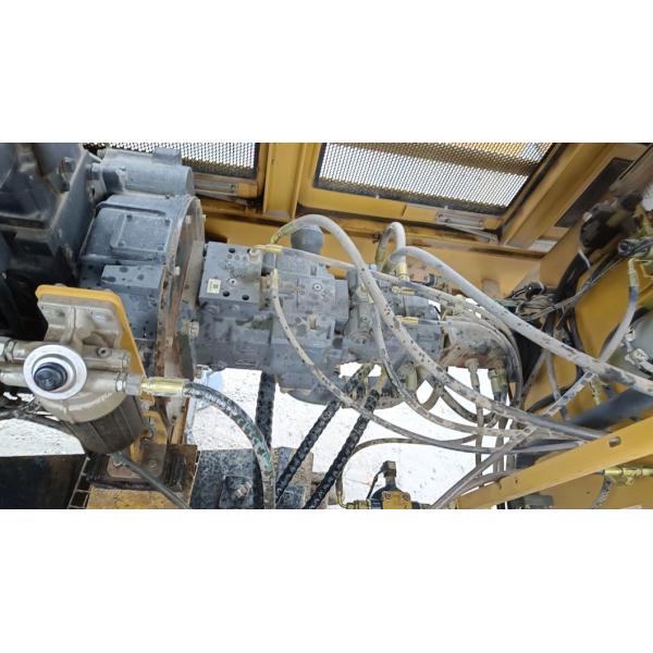 Yellow Xg Heavy Duty 100 Ton Crawler Crane Easy To Operate Large Crawler Crane