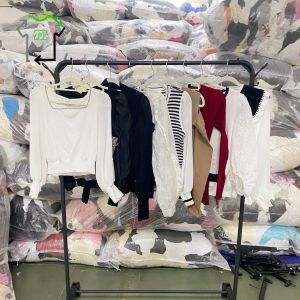 Wholesale YIJIAYI Women's Knitted Long-sleeved Pullover Style Used Clothes China Formal Blouses Polyester/Cotton High Quality Second Hand Clothes
