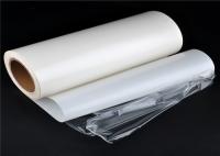 Filme esparadrapo do derretimento quente elástico alto similar de Bemis 3412 TPU para a dureza sem emenda 52A da espessura do roupa interior 0.05mm