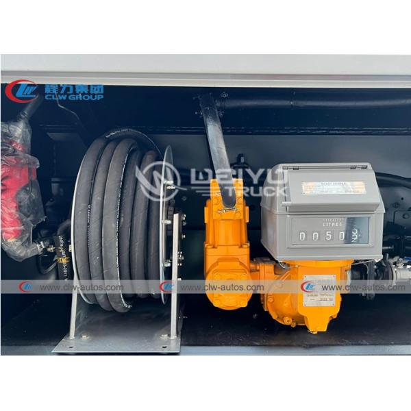 5cbm 5000L HOWO Fuel Tanker Truck Mobile Diesel Tanker With Flowmeter
