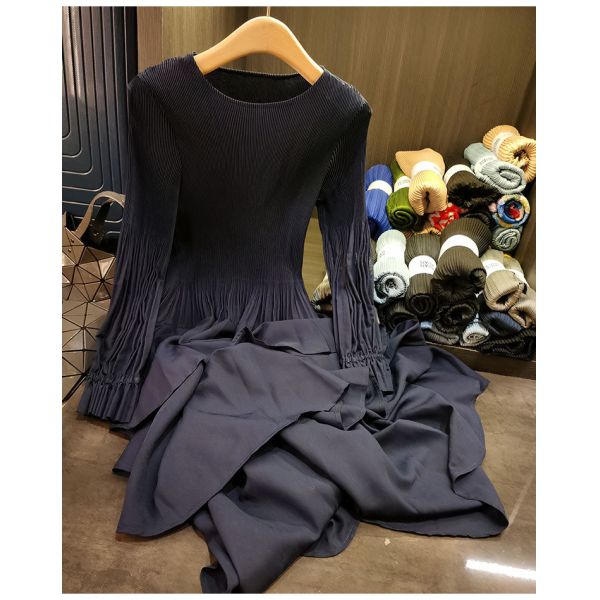 Women's High-End Elegant Pleated Cake Skirt Dress Age-Reducing Ruffle Casual Style Floor-Length Chiffon Long-Sleeved Neck