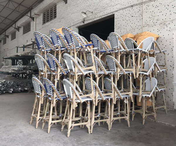 Sillas de cocina con respaldo alto de tubo de aluminio Restaurante PE Rattan Bistro Taburete de bar