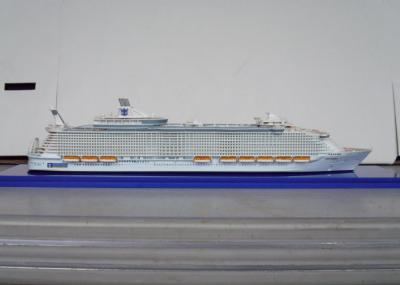Scale 1:1200 Oasis Of The Seas Royal Caribbean Cruise Ship Models With Engraving Printing Hull Logo Printing