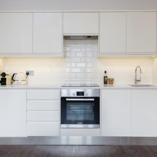 I Shaped Small Wooden Kitchen Cabinets White Melamine Cupboard