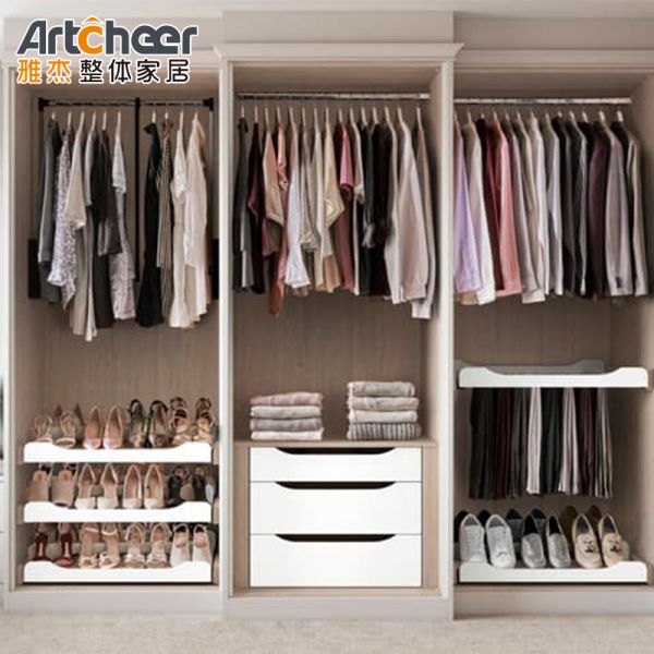 Solid Wood Wardrobe with White Laminated Finish and Customized Size Walk In Closet