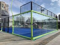 Le court de paddle-tennis panoramique révolutionne l'expérience du padel
