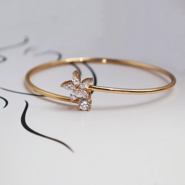 Customized 18K Gold Flower Diamond Bracelet IGI GIA Lab Grown Diamond for Engagement or Wedding Banquet Fine Jewelry