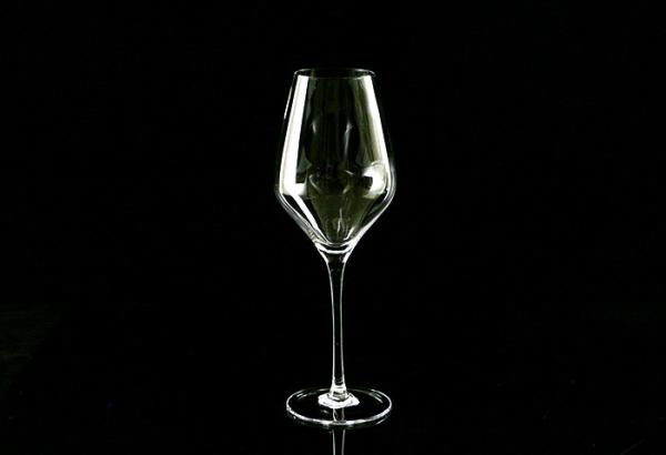 Bar 520ml 265mm Hand Blown Lead Free Crystal Wine Glasses Rounded Body Clear