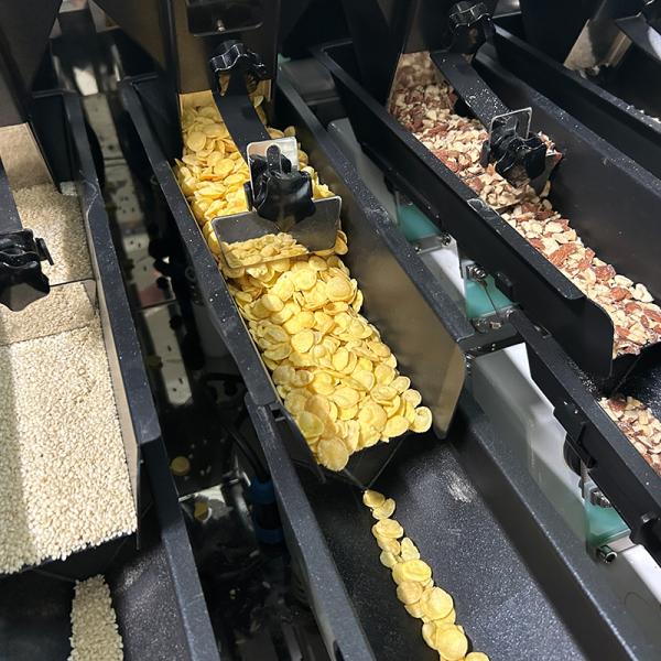 多頭計を備えたオートマティック・パロットフード・パッキング・マシン