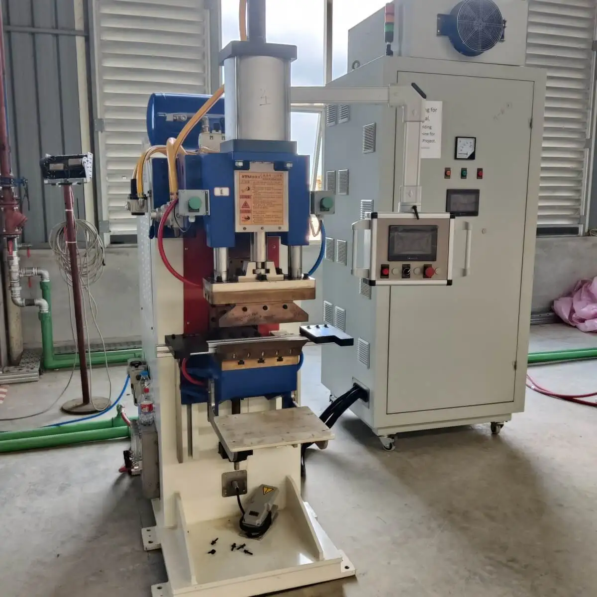 Máquina de soldadura automática de punto con estante de horno de acero inoxidable