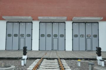 Galvanized steel Industrial Folding Doors Railway EMU Maintenance Station Doors