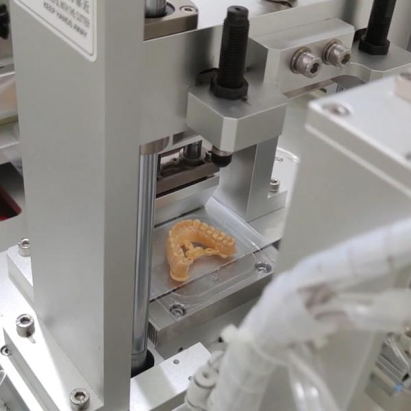 High Automation Powerful Clear Aligner Thermoforming Machine for Industrialization