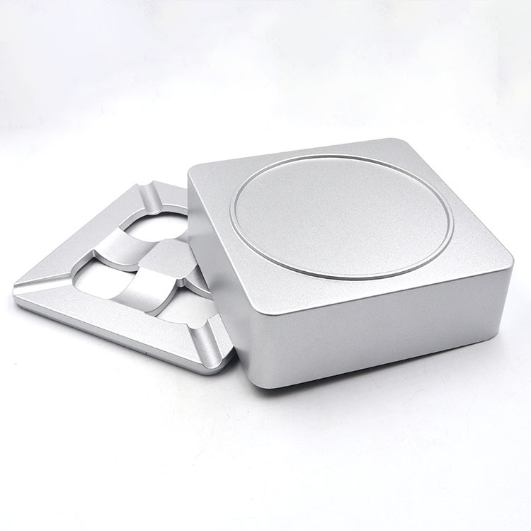 Windproof Aluminum Ashtray with Matte Finish and Ventilated Lid for Indoor Outdoor Use