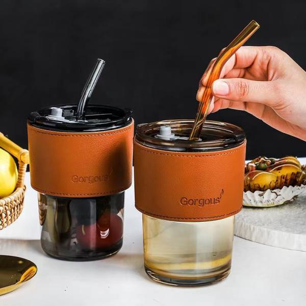 Copo de vidro de tumbo selado de 450 ml com palha e tampa para facilitar o transporte da bebida de café