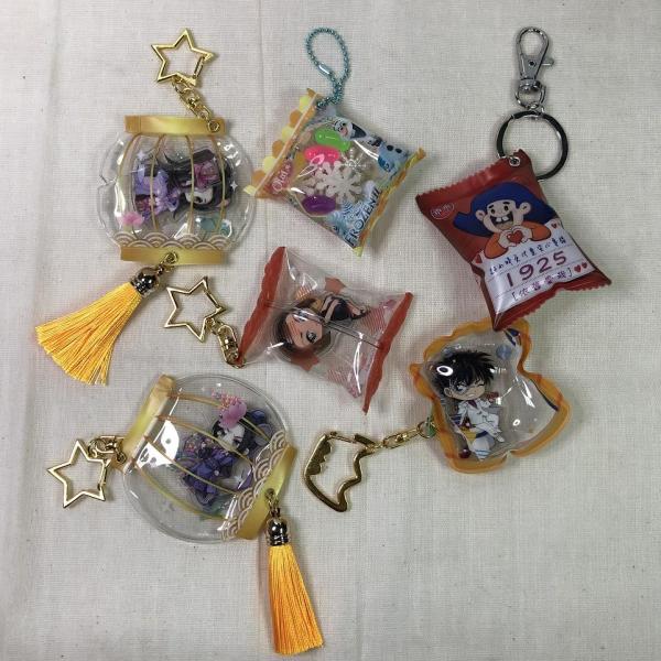 Minimalist Personalized Acrylic Cute Purse Charms Anime Figure Shaped Christmas Gifts