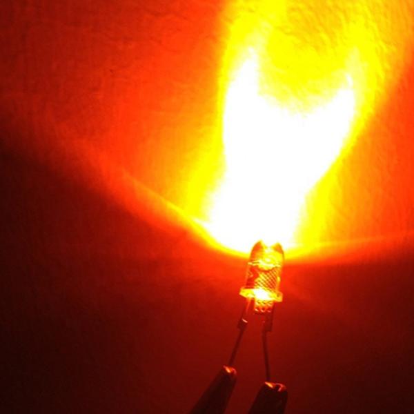 Série de semáforos Super brilhante Amarelo 5mm Diodo LED 595nm 11000mcd 30deg para flashes de luz amarela