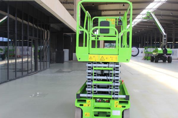 Working Height 13.8m Mobile Aerial Platform For Interior Maintenance