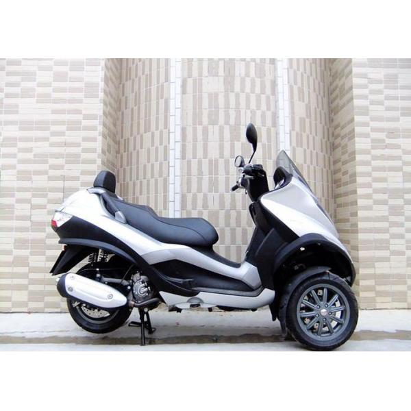 250cc Black Tri Wheel Motorcycle With Windshield Rear Box / CVT Transmission