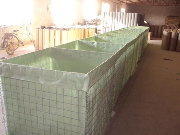 Q235 Mold Resistant Tubular Steel Fence Humid Climate Use