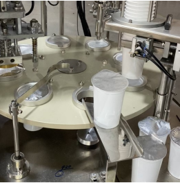 Tipo rotativo automático de llenado de tazas de líquido máquina de sellado personalizar