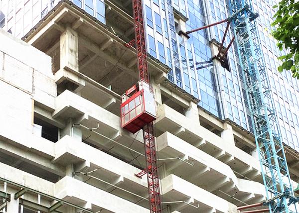 2000 kg Single / Double Cage Construction Material Material Lift Elevator SC200 / 200