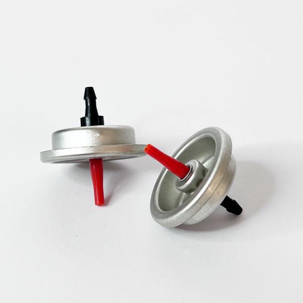 Métal et valve en plastique de recharge de gaz de tige en plastique rouge de gaz de butane