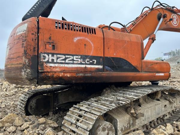 Hot 25 Ton Excavator Digger Used Excavators Doosan 225 Excavator Original Excavator For Sale