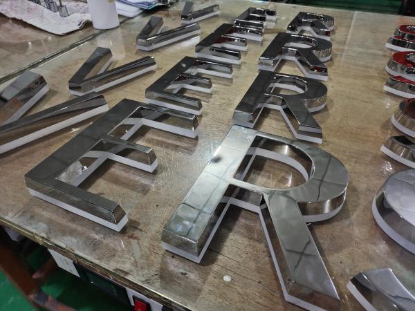 3D Acrylic LED Edge Lit Signs Brass / Chromed Wall Mounted