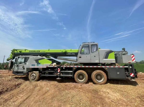25t 35t 50t 80t 100t Grue de camion Grue mobile Truc monté au niveau de l'arbre de la grue numéro 3
