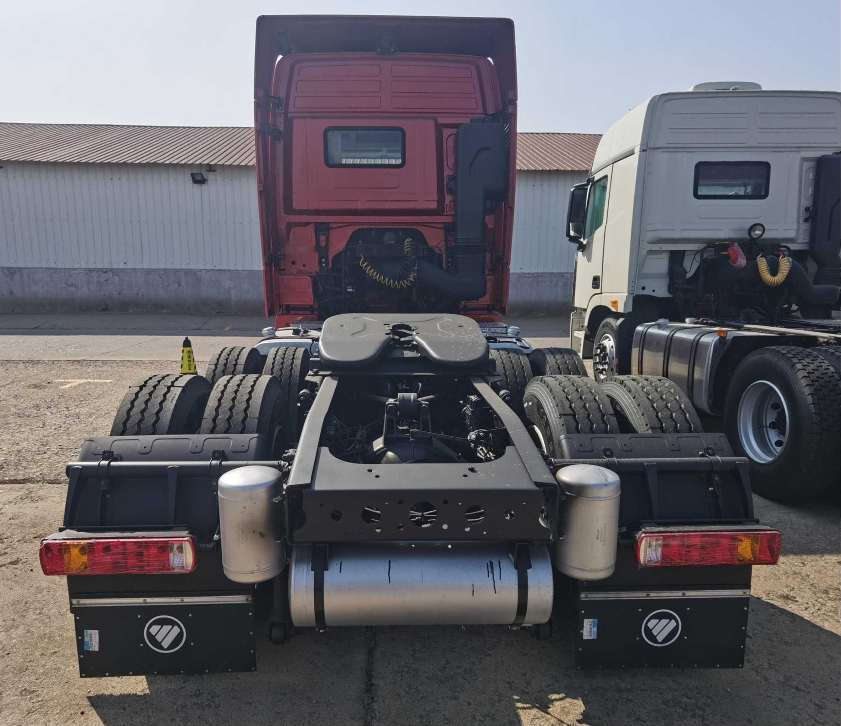 6×4 460HP Tractor With Air Suspension Axle - Second-hand Foton EST 6x4 Heavy Tractor - Foton long distance tractor - second hand 460hp heavy tractor