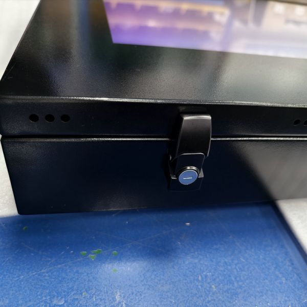 32 Inch 1920x1080 HD Outdoor LCD Display with 50000~100000hours Lifespan for Digital Signage