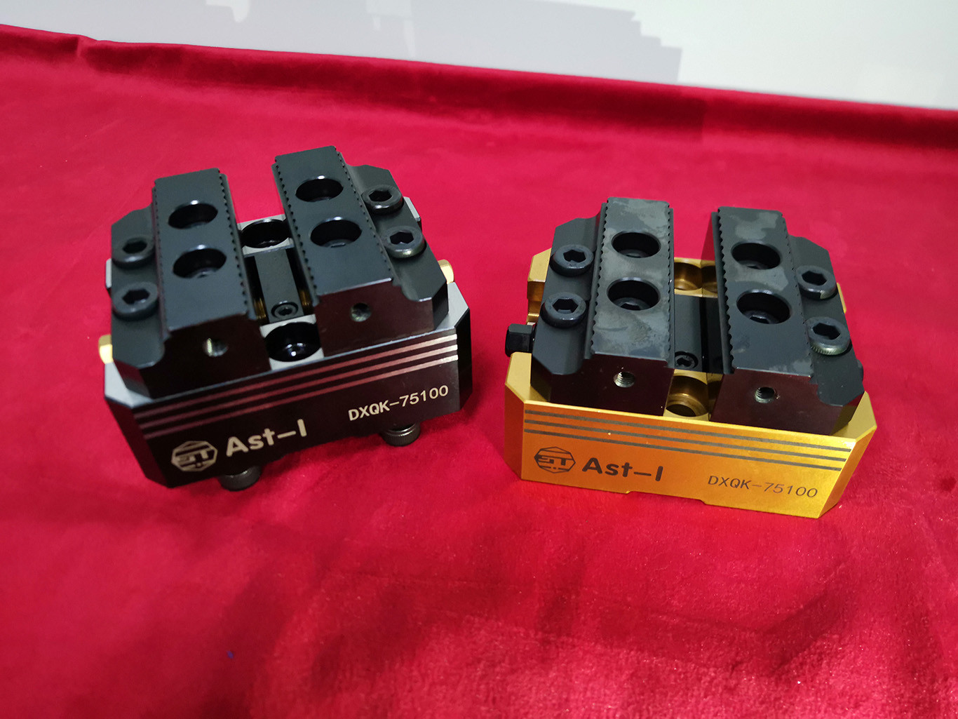 0,02 мм 5-осевые тиски 60 Нм Maual Self Centering Machine Vice 75100