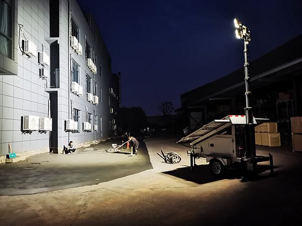 IP65 9m Mast Height  Outdoor 4 × 100W Solar Light Tower