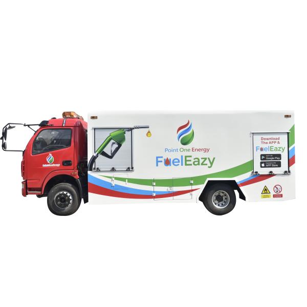 Dongfeng 4x2 Small Oil Tanker 8.5m3 Diesel Tanker With Carbon Steel Tank Material