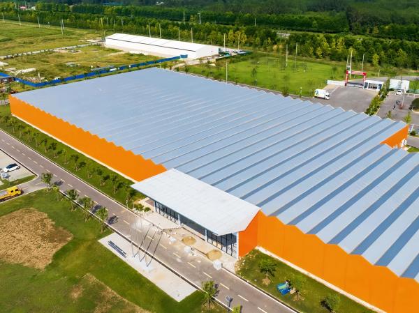 Almacén de estructura de acero prefabricado comercial moderno para almacenamiento de garaje industrial