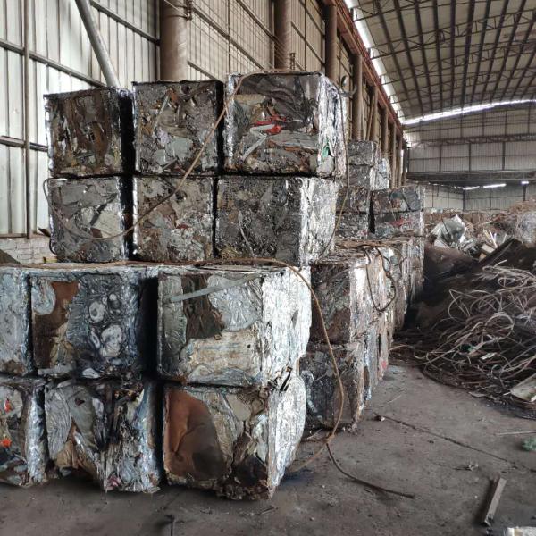 700*700mm Bale Size Scrap Metal Baler 500 Ton Pressure